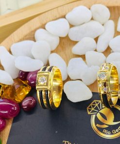 Cặp nhẫn vàng đính kim cương 1 – 2 lông làm tay RIOGEMs (1)