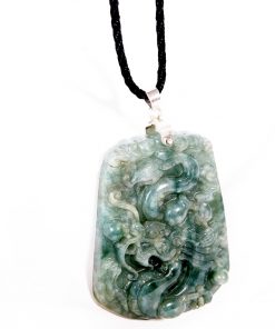 Mặt dây chuyền rồng ngọc cẩm thạch Jadeite được chạm khắc tinh xảo