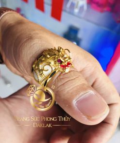 Nhẫn phong thủy đẹp rồng 3D vàng gia công tinh xảo