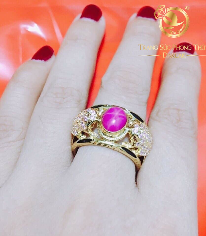 Nhẫn nữ đính ruby 2 cóc vàng