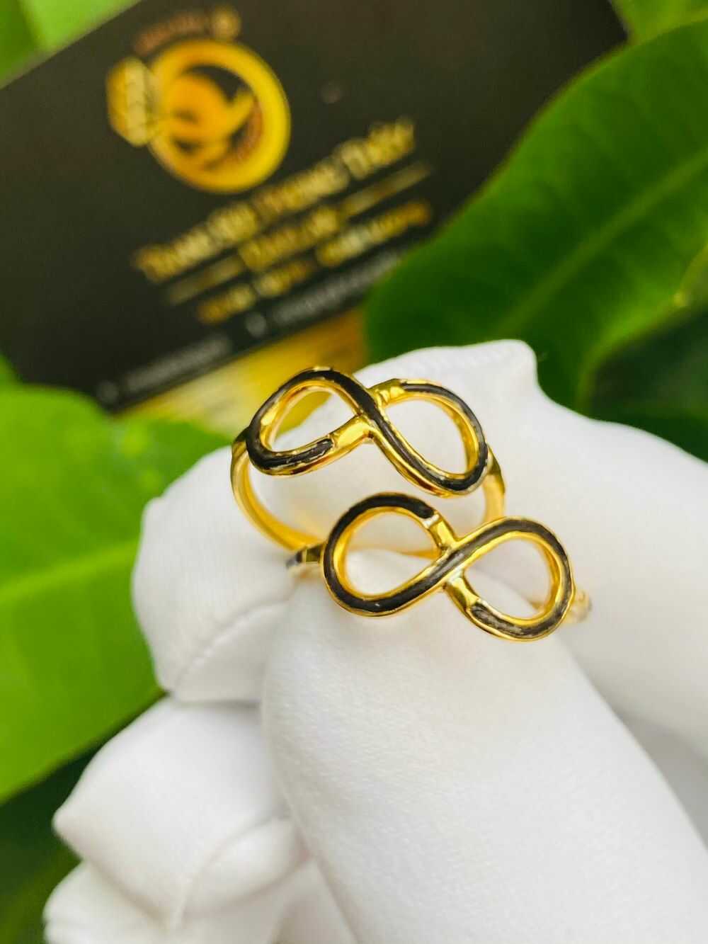 Cặp nhẫn vô cực vàng 18K cho nữ (lông FAKE) phong thủy