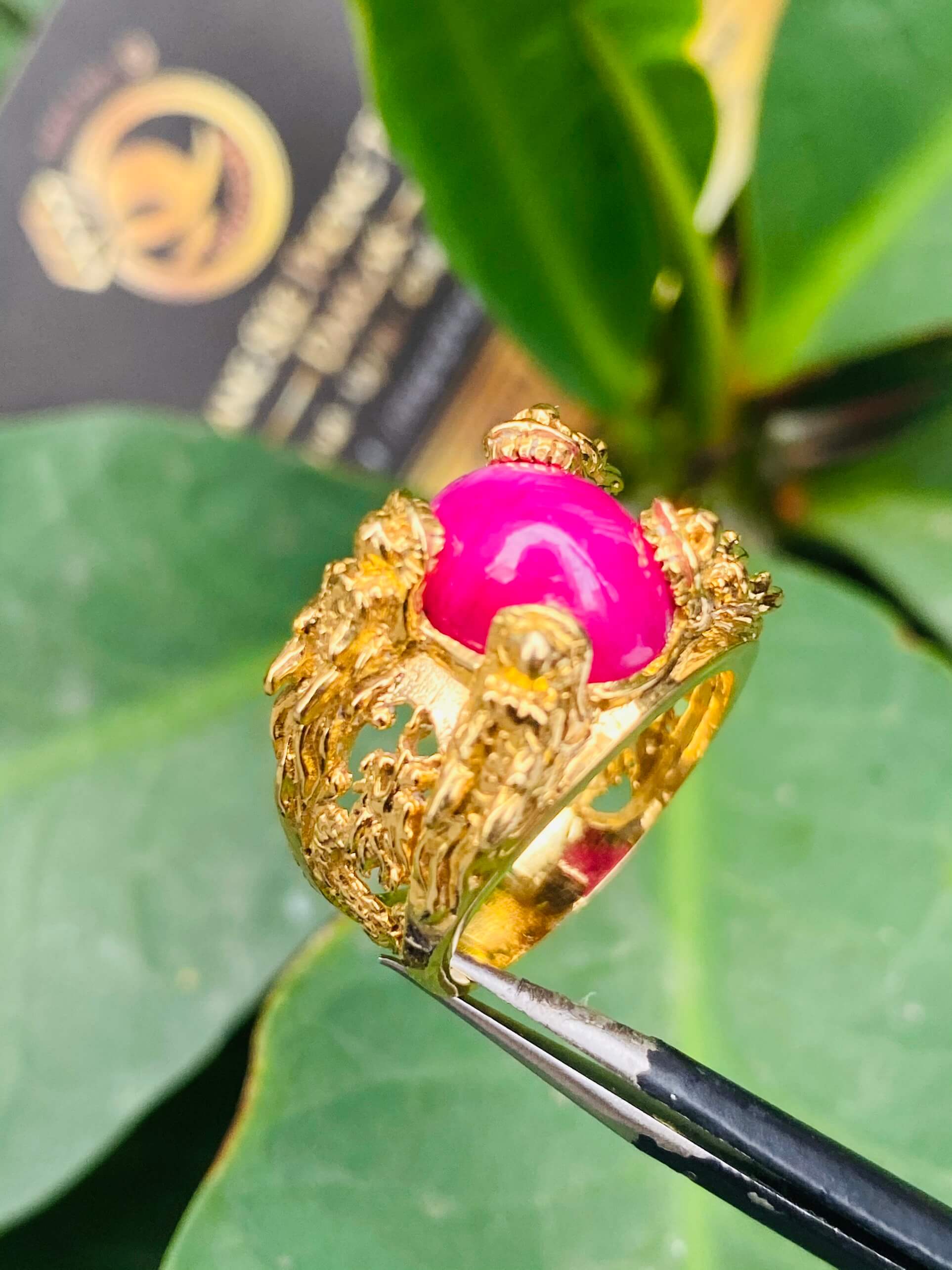 Nhẫn Lục Long vàng Mini chầu Ngọc Ruby thích hợp đeo ngón út