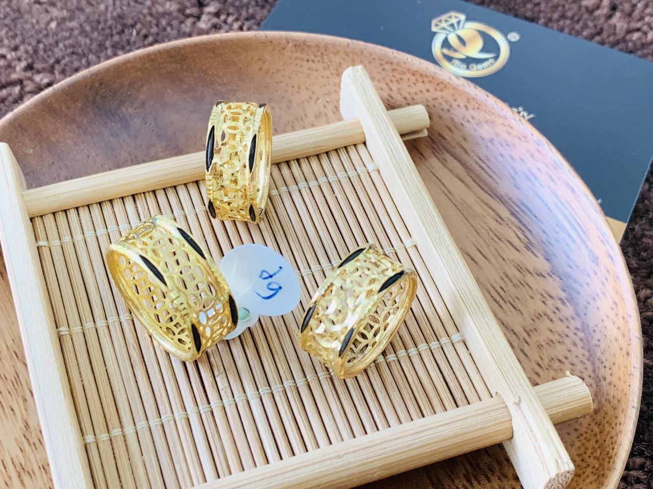 Nhẫn Kim Tiền Múc Bén vàng 18K phong thủy viền lông FAKE sang trọng