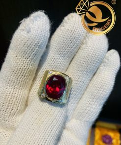 Nhẫn nam vàng đính đá Garnet lớn độc đáo