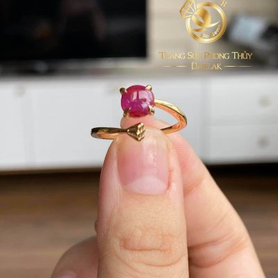 Nhẫn nữ vàng gắn Ruby oval cá tính