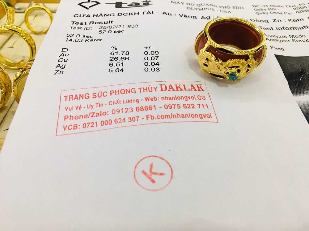Nhẫn Rồng cuộn ngang bọc nhẫn Cẩm thạch huyết bảng bo 10ly vàng 18K chất lượng