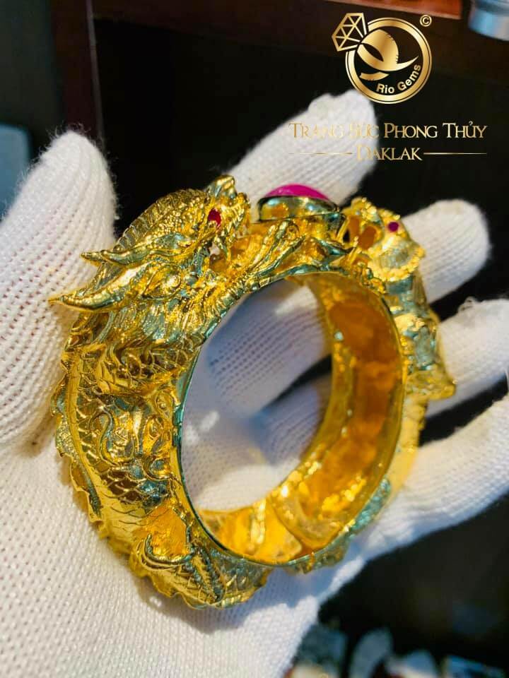 Vòng tay Ngọa Hổ Càn Long- Rồng Hổ chầu ngọc Ruby vàng 18K giá trị cao