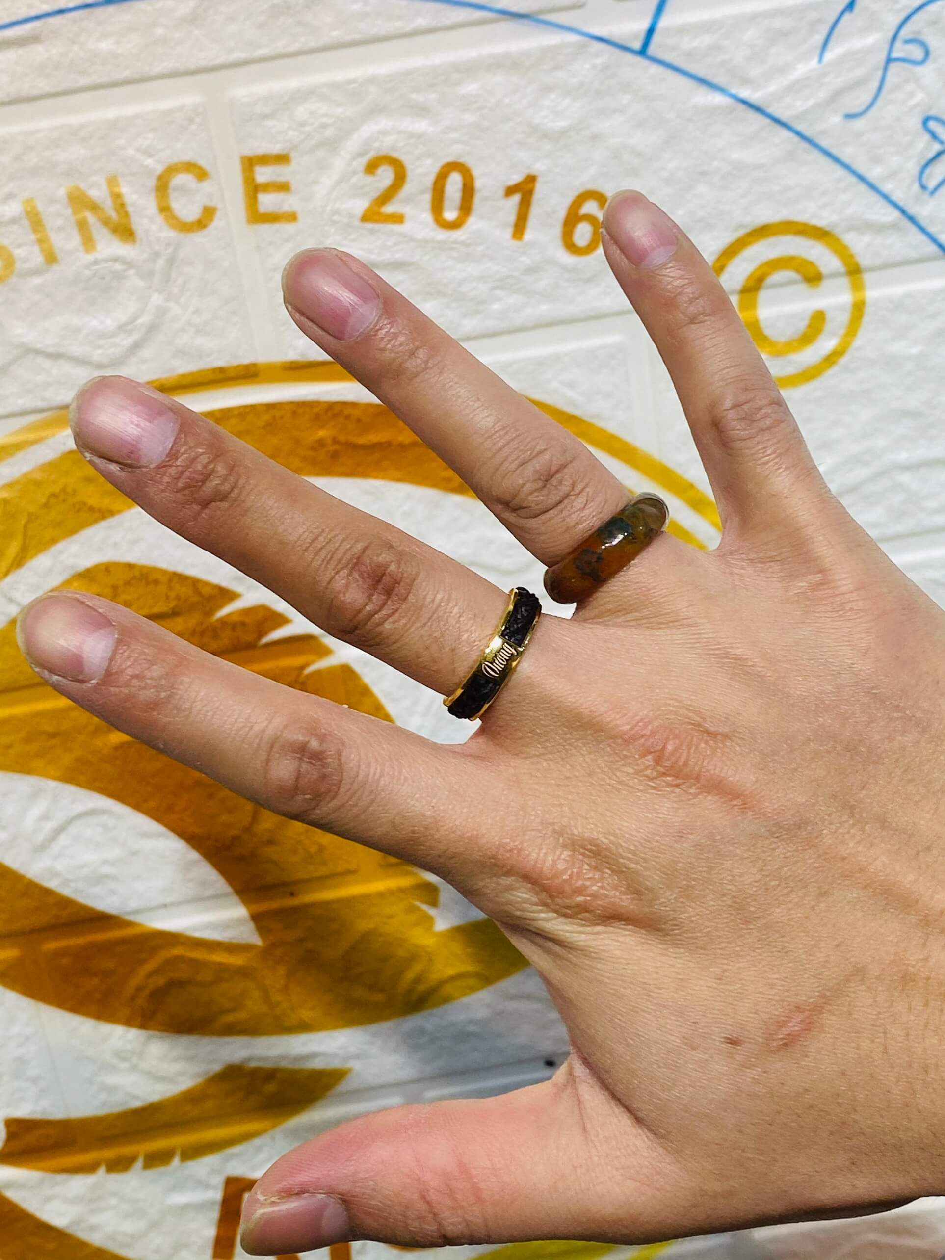 Nhẫn lông voi vàng handmade thích hợp đeo ngón giữa