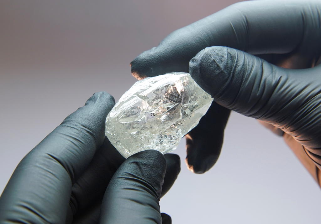 Tìm hiểu Kim cương thô là gì?