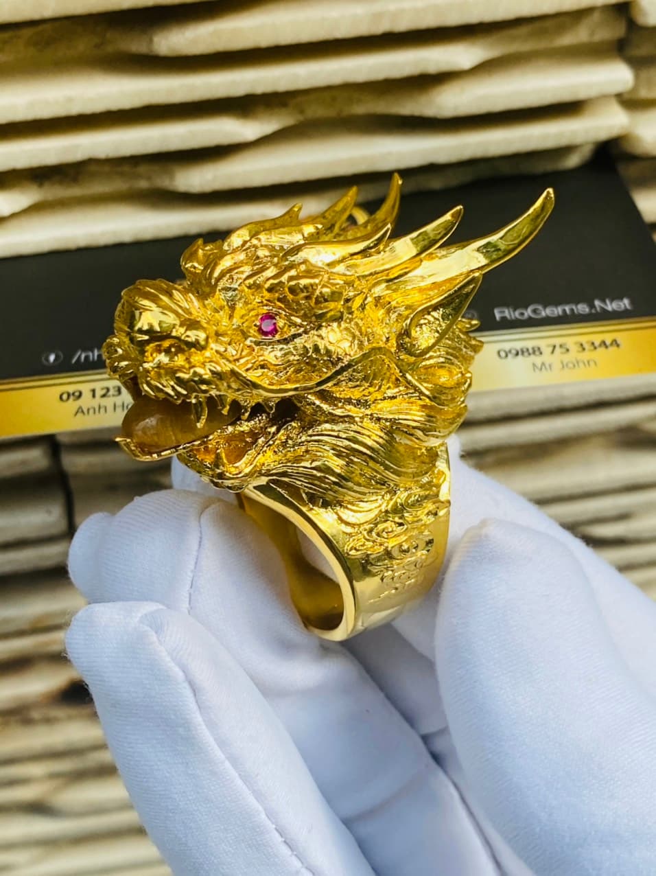 Nhẫn Đầu Rồng 3D nguyên khối ngậm Thạch Anh Tóc Vàng