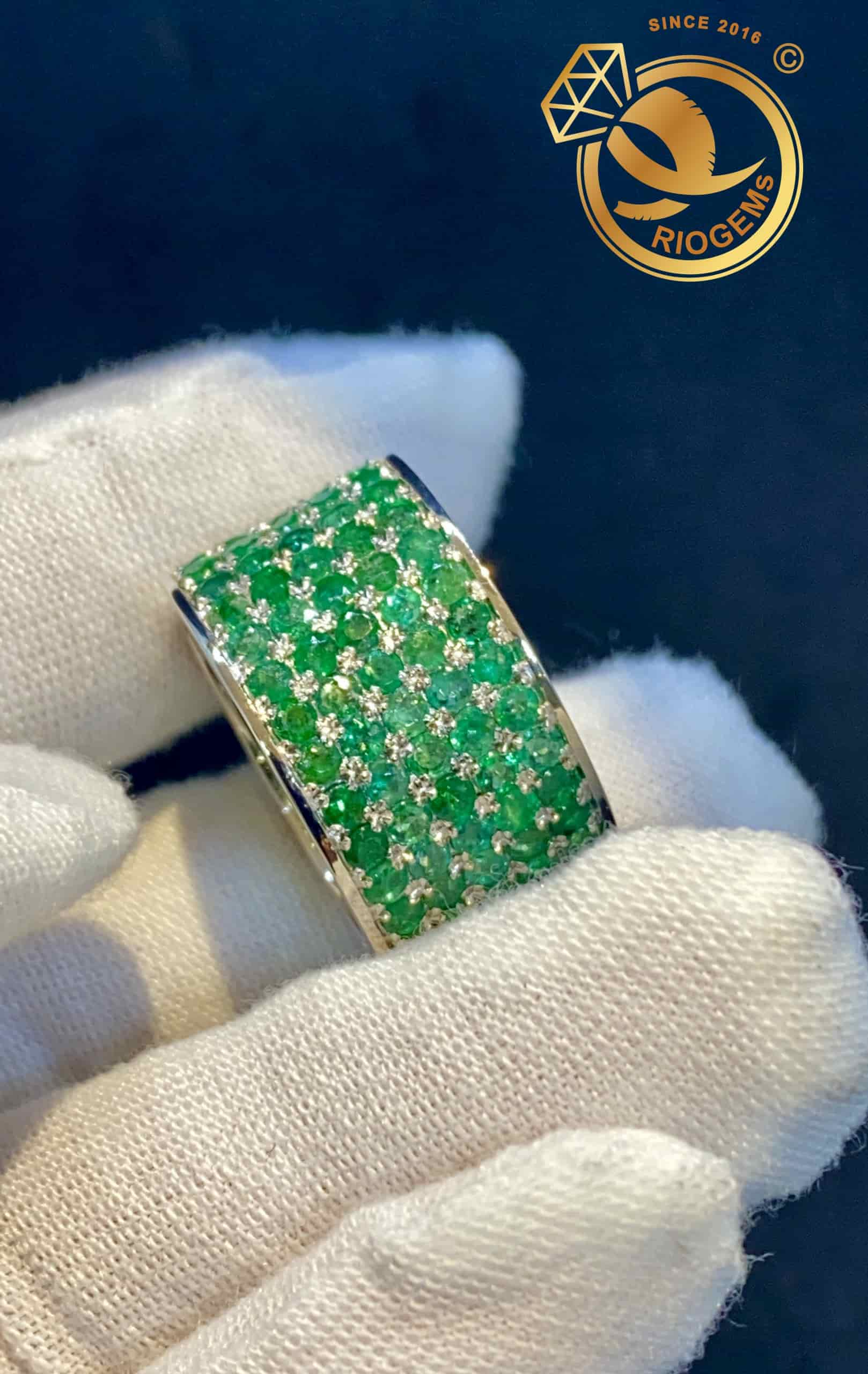Nhẫn emerald thiên nhiên