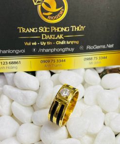 nhẫn vàng đính kim cương
