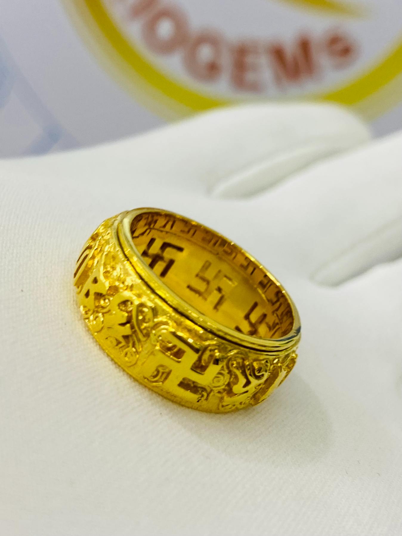 Thiết kế độc đáo của mẫu nhẫn vàng nam xoay | Apj.vn