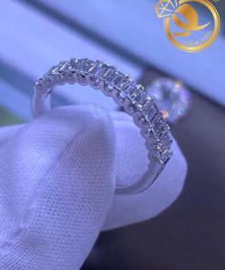 nhẫn vàng trắng kim cương nhân tạo