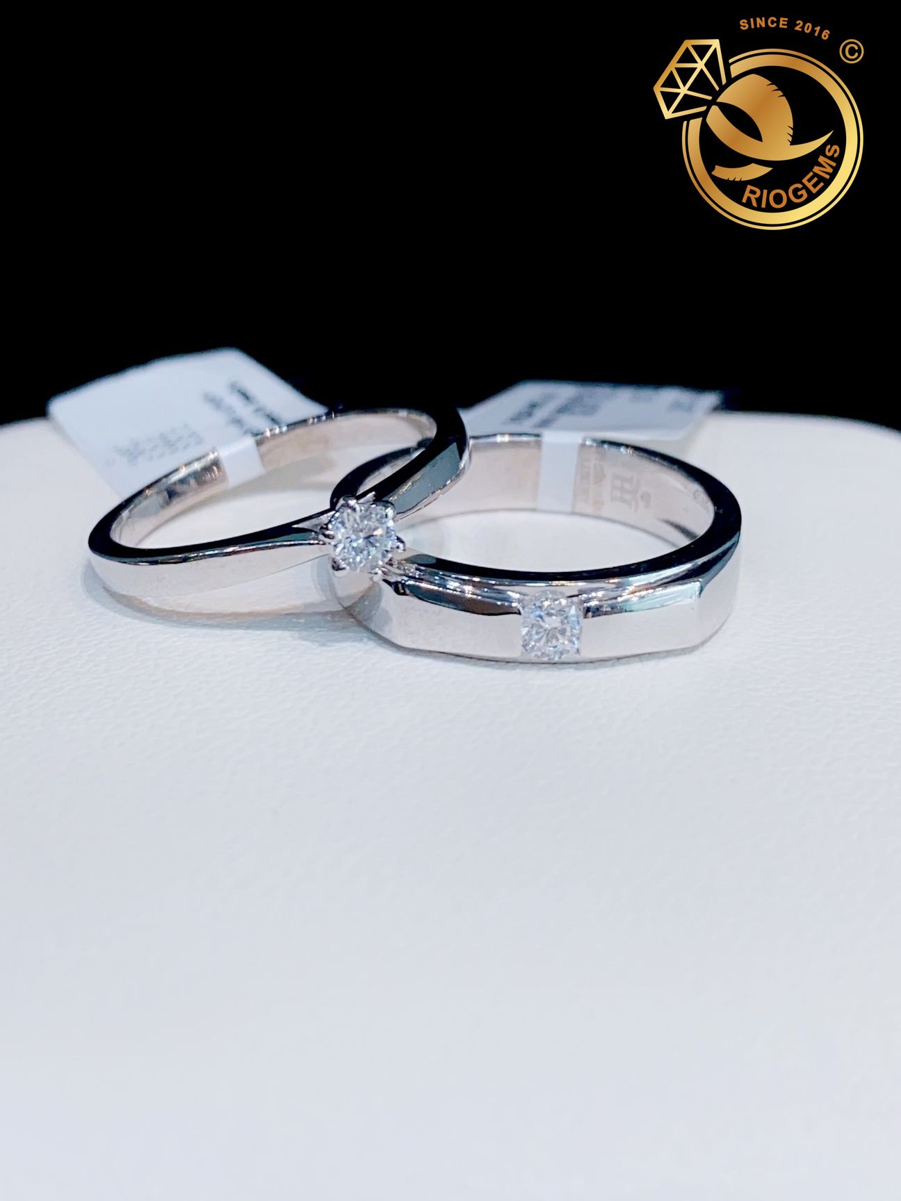 Nên chọn nhẫn cưới bằng vàng, vàng trắng hay vàng hồng? | Harper's Bazaar