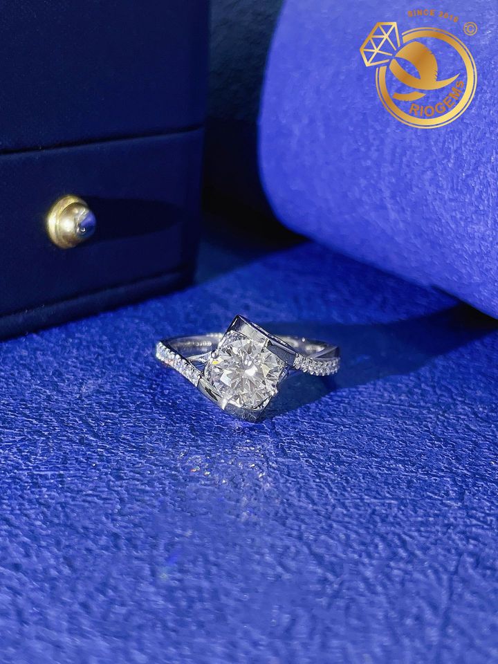 Nhẫn KIM CƯƠNG TỰ NHIÊN viên chủ 1,03ct