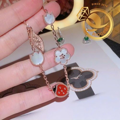 z7127763575096 916dca7751131a5f6ce11a00191bb6b3 Lắc tay VCA đính charm bọ cánh cam sang trọng